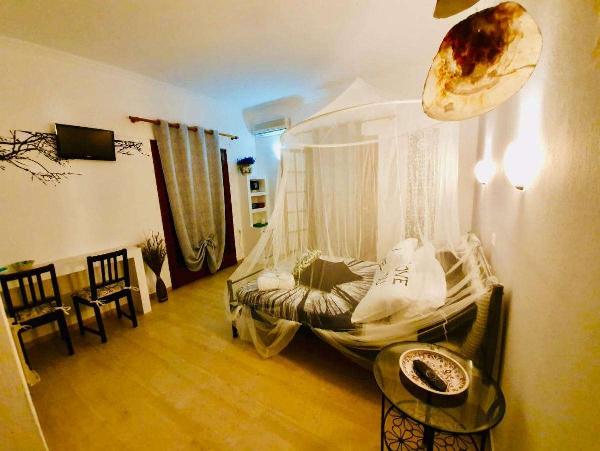 Thomas Art Hotel 펠레카스 외부 사진